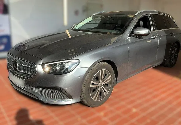 Zunanja slika - Mercedes-Benz E-Razred - 220d Avantgarde LED+ALU+DISTRONIC+KAMERA+AGILITY - 1