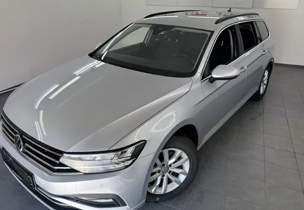 Zunanja slika - Volkswagen Passat - Variant 1.5 TSI avt. 110kW.NEMŠKI+4GUME.KAMERA.LED.NAVI - 1