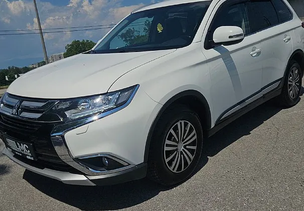 Zunanja slika - Mitsubishi Outlander - 4WD 2.2 DI-D 150ks °AUT.+F-1° °XENON° - 1