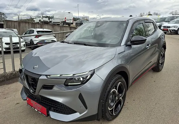 Zunanja slika - Alfa Romeo Junior - 1.2 E-DCT6 MHEV Speciale 1. LASTNIK SLO. POREKLO - 1