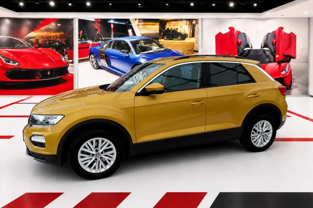 Zunanja slika - Volkswagen T-Roc - TSIStyle  LED NAVI ALU ACC RADAR KLJUKA KOT-NOV .. - 1