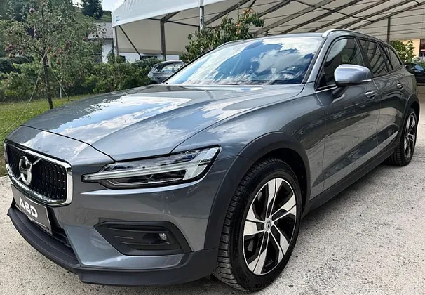 Zunanja slika - Volvo V60 Cross Country - B4D AWD AUT 1.LASTNIK LED VIRUTAL NAVI PDC - 1