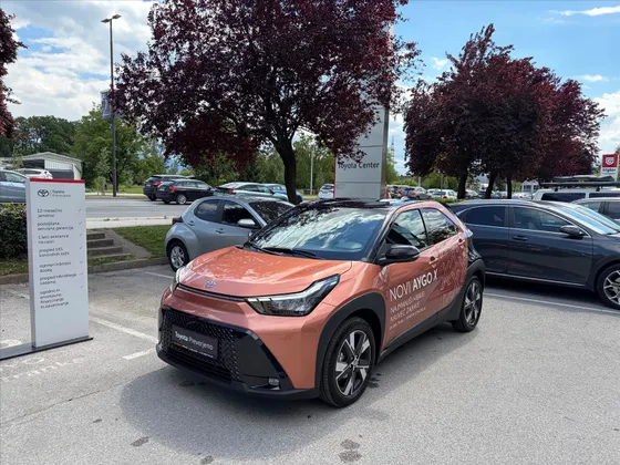 Zunanja slika - Toyota AYGO X HYBRID - 1.5 HEV E-CVT 5D X-TREND - VIČ - 1