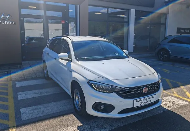 Zunanja slika - Fiat Tipo - SW 1.6 Multijet City°°Kamera°°1.Lastnik°°66.000KM - 1