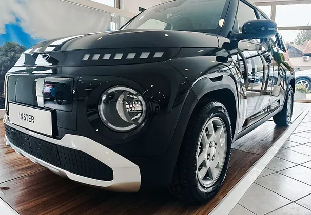 Zunanja slika - Hyundai Inster - 42 KWH STYLE-AKT.TEMP-APPLE-DAB-KAMERA-VIDEO - 1
