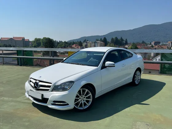 Zunanja slika - Mercedes-Benz C-Razred - C Coupe 220 CDI BlueEFFICIENCY 2X PDC. TEMPO. - 1