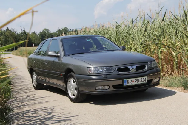Zunanja slika - Renault Safrane - Fairway 2,5 - 1