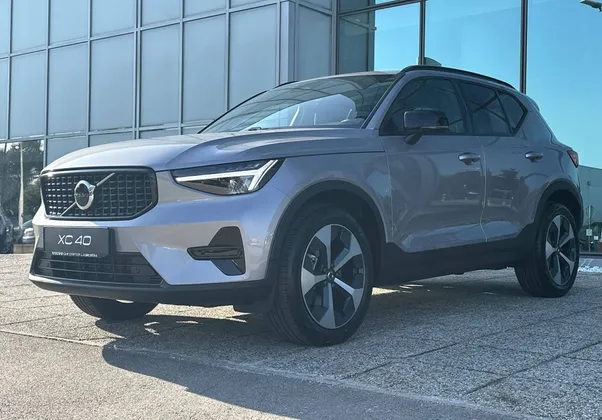 Zunanja slika - Volvo XC40 - B3 P Plus Dark AT DCT - 1