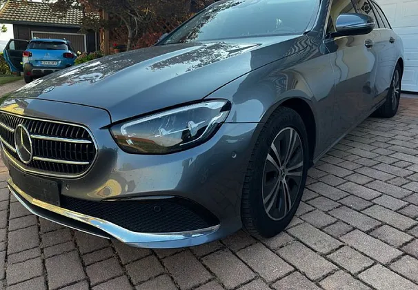 Zunanja slika - Mercedes-Benz E-Razred - 220d Avantgarde LED+ALU+DISTRONIC+KAMERA+AGILITY - 1