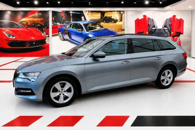 Zunanja slika - Škoda Superb - Combi 2.0 TDI Sportline CHRYSTAL LIHTING 1.LASTN.. - 1