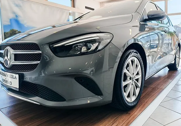 Zunanja slika - Mercedes-Benz B-Razred - B 200 URBAN PRO AVT-NAVI-DAB-LED-TEM-OGR.SED-VIDEO - 1
