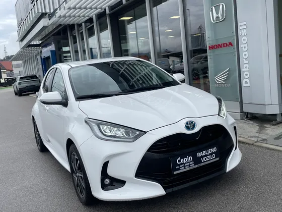 Zunanja slika - Toyota Yaris - HYBRID-1.5VVT-i-SPORT-AUT-SLO-1LAST-TOP - 1