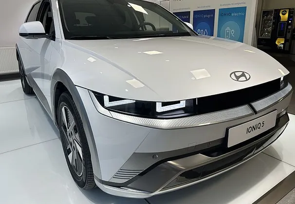 Zunanja slika - Hyundai Ioniq 5 - PREMIUM 84kWh - topl. črp. - el. kljuke -VIDEO - 1