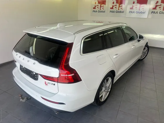 Zunanja slika - Volvo V60 - D3 Momentum Pro Avt+4 ALU.USNJE.NAVI.4X4.TOP - 1
