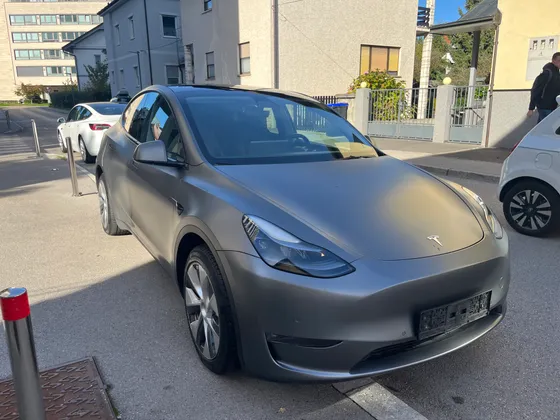 Zunanja slika - Tesla Model Y - 3D3 / 3D7 - 1
