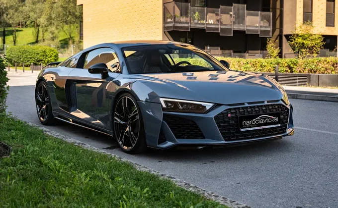 Zunanja slika - Audi R8 - Quattro - Keyless - Ogrevani sedeži - LED - 20col - 1