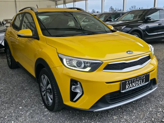 Zunanja slika - KIA Stonic - 1.0 T-GDi 73.3 kW(100 KM) LX Urban DCT - 1