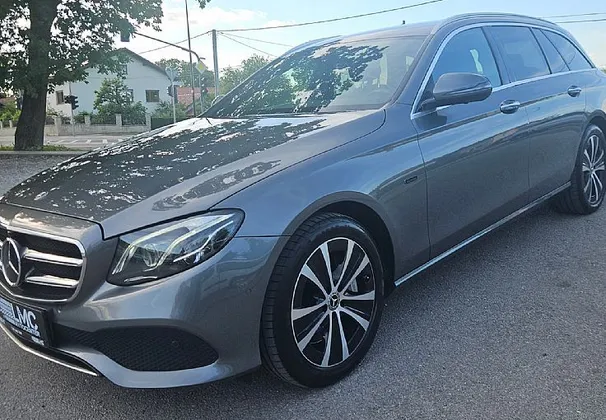 Zunanja slika - Mercedes-Benz E-Razred - E 300De 276ks °FULL LED° °VIRTUAL°18-COL°°ZRAČNO° - 1
