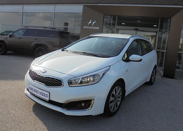 Zunanja slika - KIA Ceed - SW Benc. 1.6 GDi LX Champion - 1