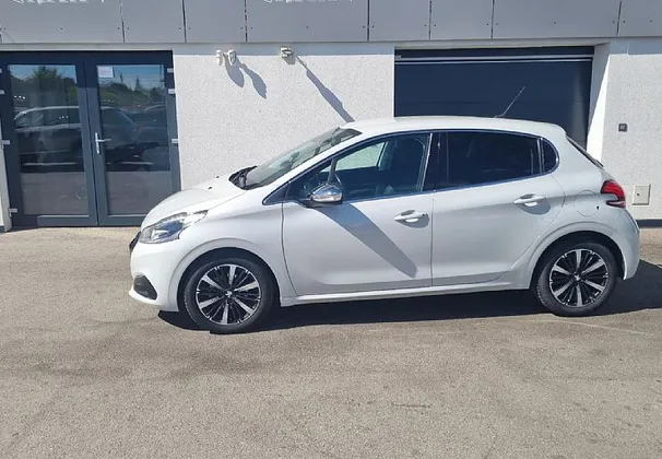 Zunanja slika - Peugeot 208 - 1.2 PureTech 83 S S Allure  67674KM.SERVISNA - 1