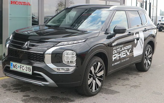 Zunanja slika - Mitsubishi Outlander - 2.4 PHEV Intense Auto 4WD - 1
