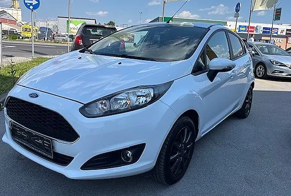 Zunanja slika - Ford Fiesta - 1.25l 60 kW  82 KM TREND - 1