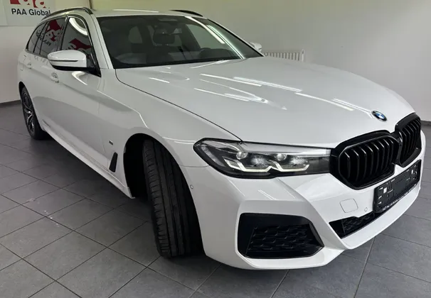 Zunanja slika - BMW Serija 5 - Touring: 530e  Avt.M Sport.4X4.NEMŠKI+4ALU.KAMERA.LED.AC - 1