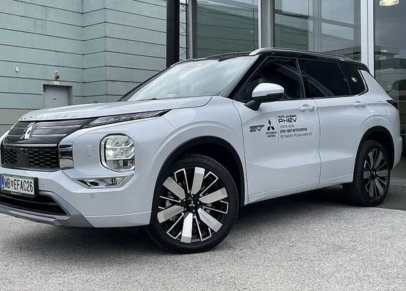 Zunanja slika - Mitsubishi Outlander - 2.4 PHEV Instyle Auto - 1