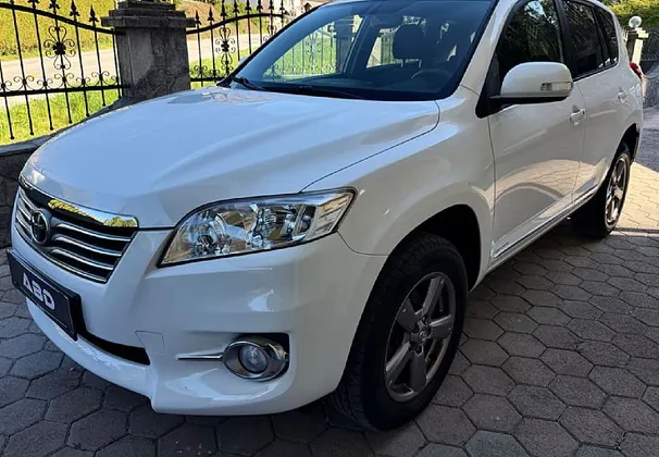 Zunanja slika - Toyota RAV4 - 2.2 D-4D . LASTNIK VLEČNA KLJUKA LETNO JAMSTVO - 1