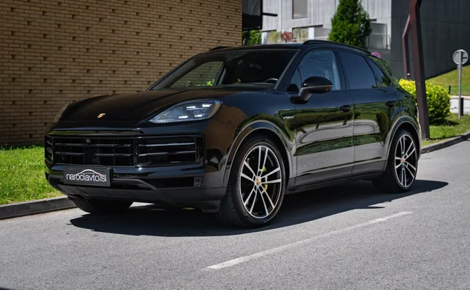 Zunanja slika - Porsche Cayenne - E-Hybrid - LED - Pano - 22 COL - Zračno vzmetenje - 1