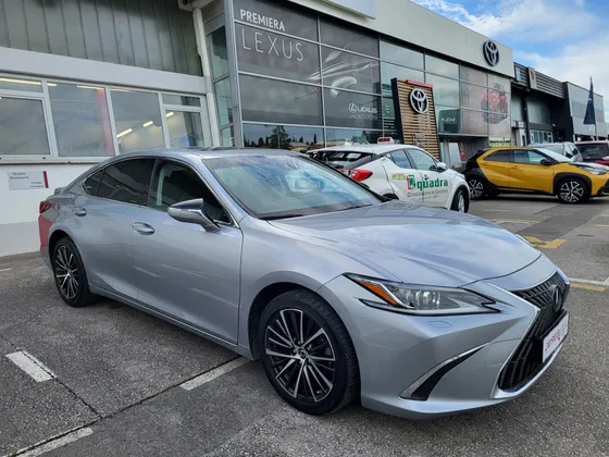 Zunanja slika - Lexus ES - 300h 2.5 Executive - 1