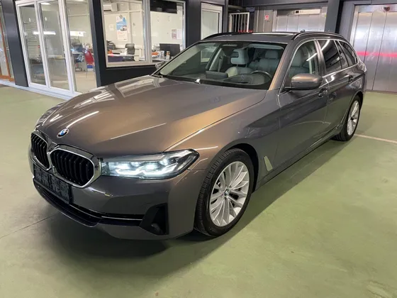 Zunanja slika - BMW Serija 5 - 530d xDrive Touring Avt. LED.NAVI.KAMERA.OGR.SEDEŽ - 1