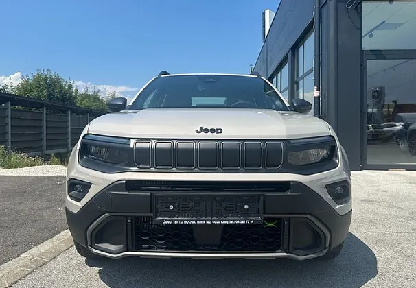 Zunanja slika - Jeep Avenger - 1.2 E-DCT6 MHEV 110 4xe - 1