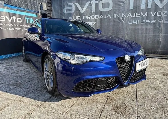 Zunanja slika - Alfa Romeo Giulia - 2.2 Multijet 190 Ti AT8 XENON NAVI APPLE MRTVI KOT - 1