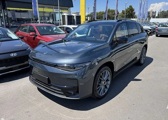Zunanja slika - Leapmotor C10 - Design REEV 158 kW 215 KM - 1
