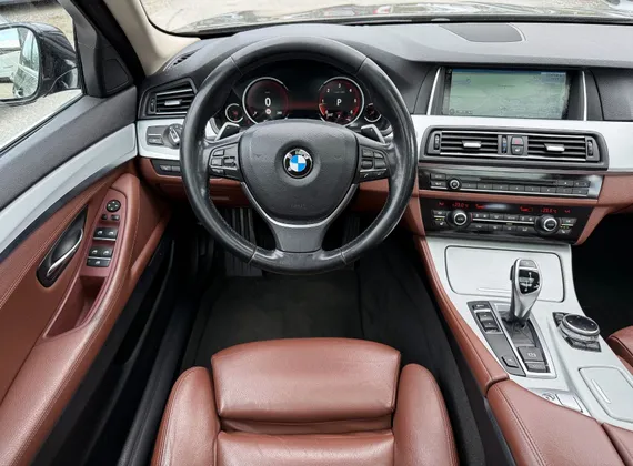 Zunanja slika - BMW Serija 5 - Touring: 525d AUT. LUXURY LiNE DIGITAL PANO HEADuP ALU 1 - 1