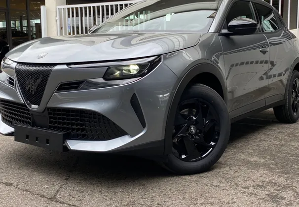 Zunanja slika - Alfa Romeo Junior - 1.2 E-DCT6 MHEV100 kW  136KM  CORE - 1