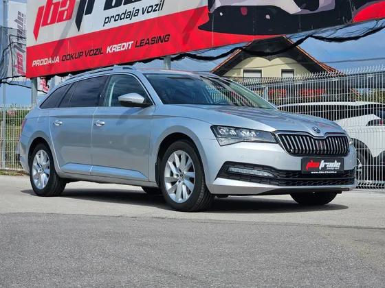 Zunanja slika - Škoda Superb - Combi 2,0 TDI   DSG - 1