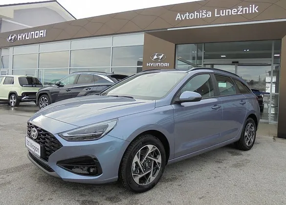 Zunanja slika - Hyundai i30 Wagon - 1.5 MPI 96 STYLE°16ALU˘Winter°RAC°rg° ZALOGA ° - 1