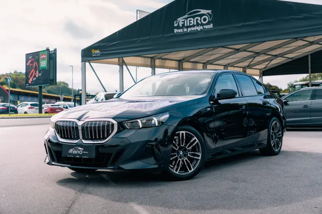 Zunanja slika - BMW Serija 5 - 520i Avt. Steptronic M-SPORT - 1