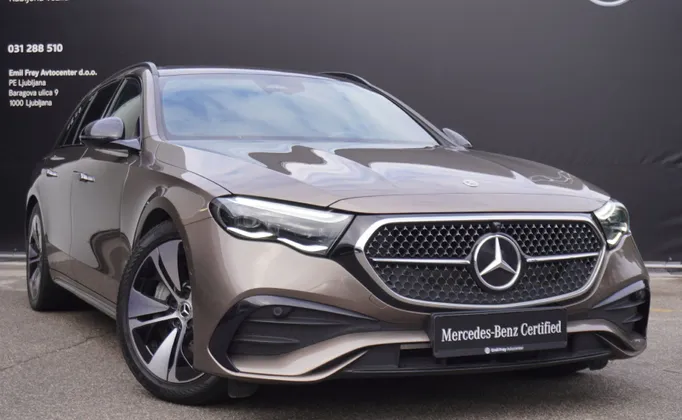 Zunanja slika - Mercedes-Benz E-Razred - E 300 e T AMG LINE - 1