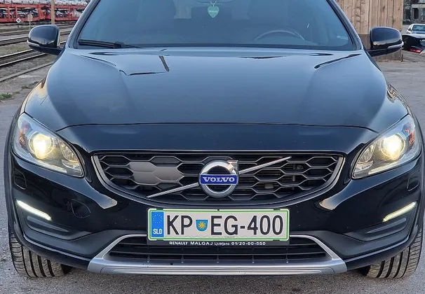 Zunanja slika - Volvo V60 Cross Country - D3 + MAX ZGODOVINA + BREZ POLOGA TUDI ZA TUJCE - 1