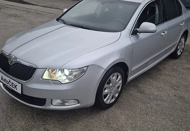 Zunanja slika - Škoda Superb - 1.9 TDI + XENON + NAVI + BREZ POLOGA - 1